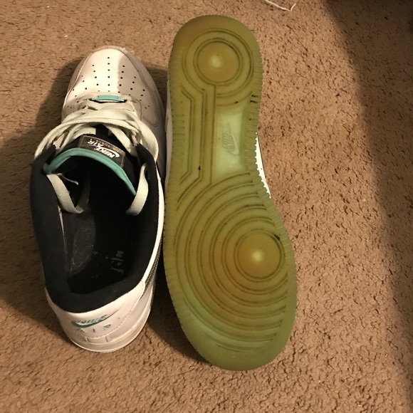 Airforce 1s +a new r shirt - Picture 2 of 3